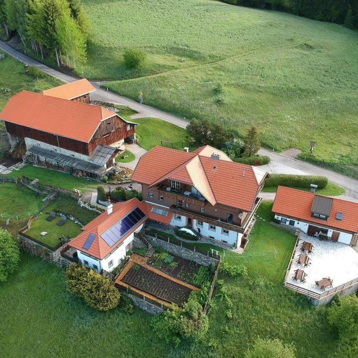 Pension Bauernhof Baumgartner Stanahof Fresach Exterior foto